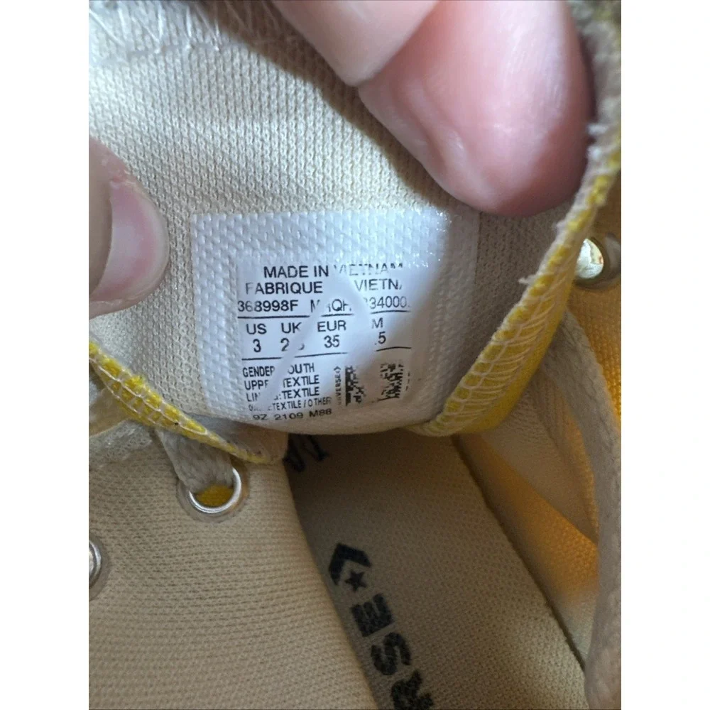 Chick Taylor Converse Kids‎ Size 3 High top Sneakers Yellow